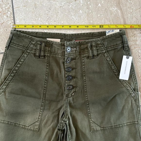 Anthropologie Pilcro and the Letterpress green The Wanderer Utility Pants - Picture 10 of 11